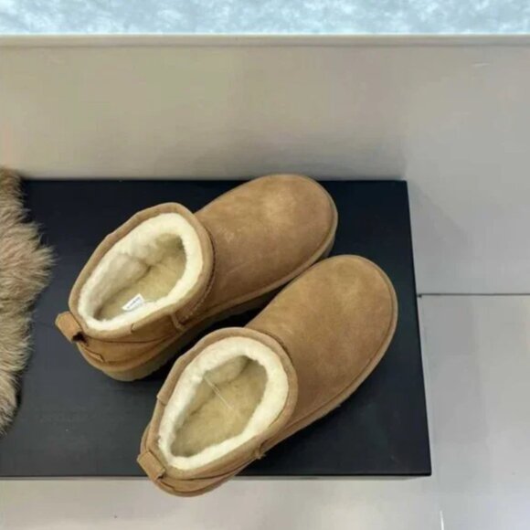 UGG Australia Classic Ultra Mini Platform Boots - Picture 5 of 7